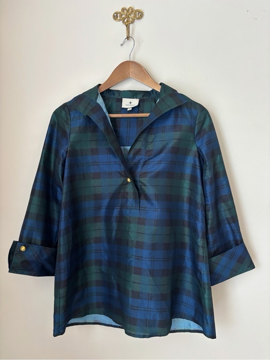 Tuckernuck Tops - Tuckernuck Blackwatch Plaid French Cuff Celine Top XS